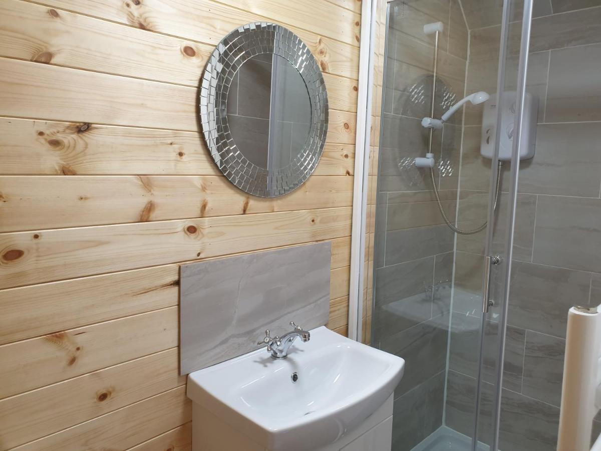 The Hive - Unique Log Cabin With Wood Burning Stove Ludchurch Екстер'єр фото