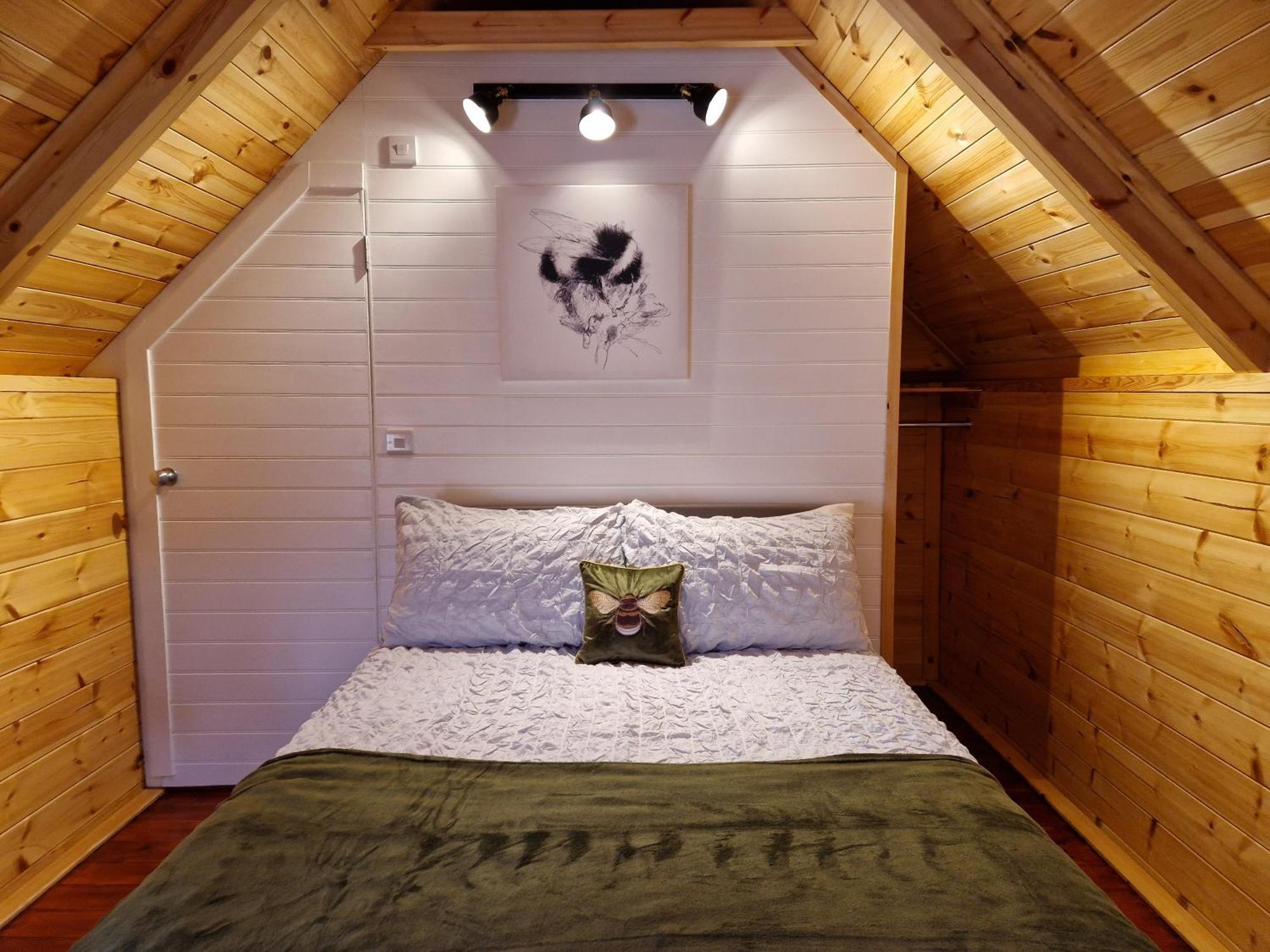 The Hive - Unique Log Cabin With Wood Burning Stove Ludchurch Екстер'єр фото