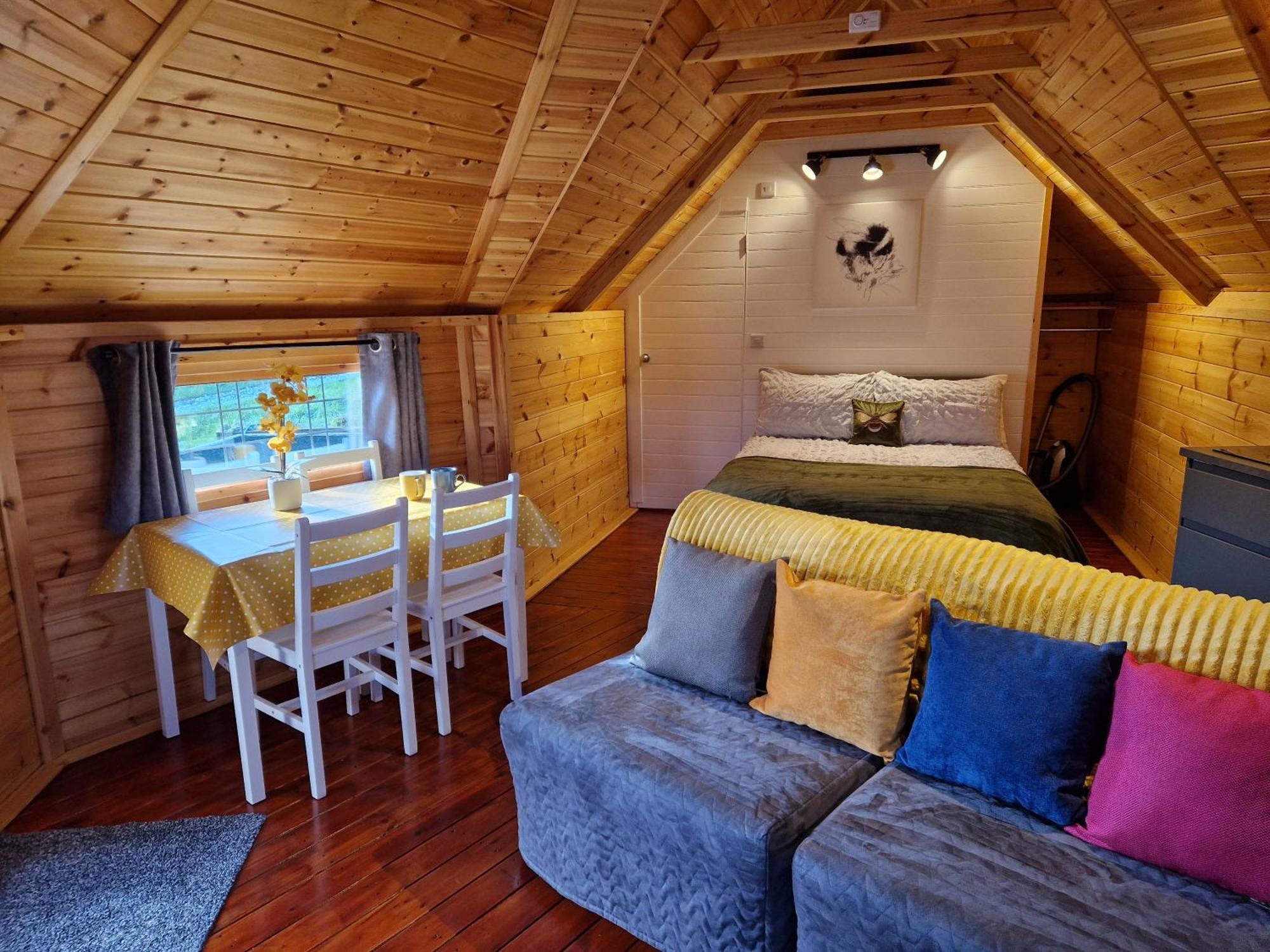 The Hive - Unique Log Cabin With Wood Burning Stove Ludchurch Екстер'єр фото