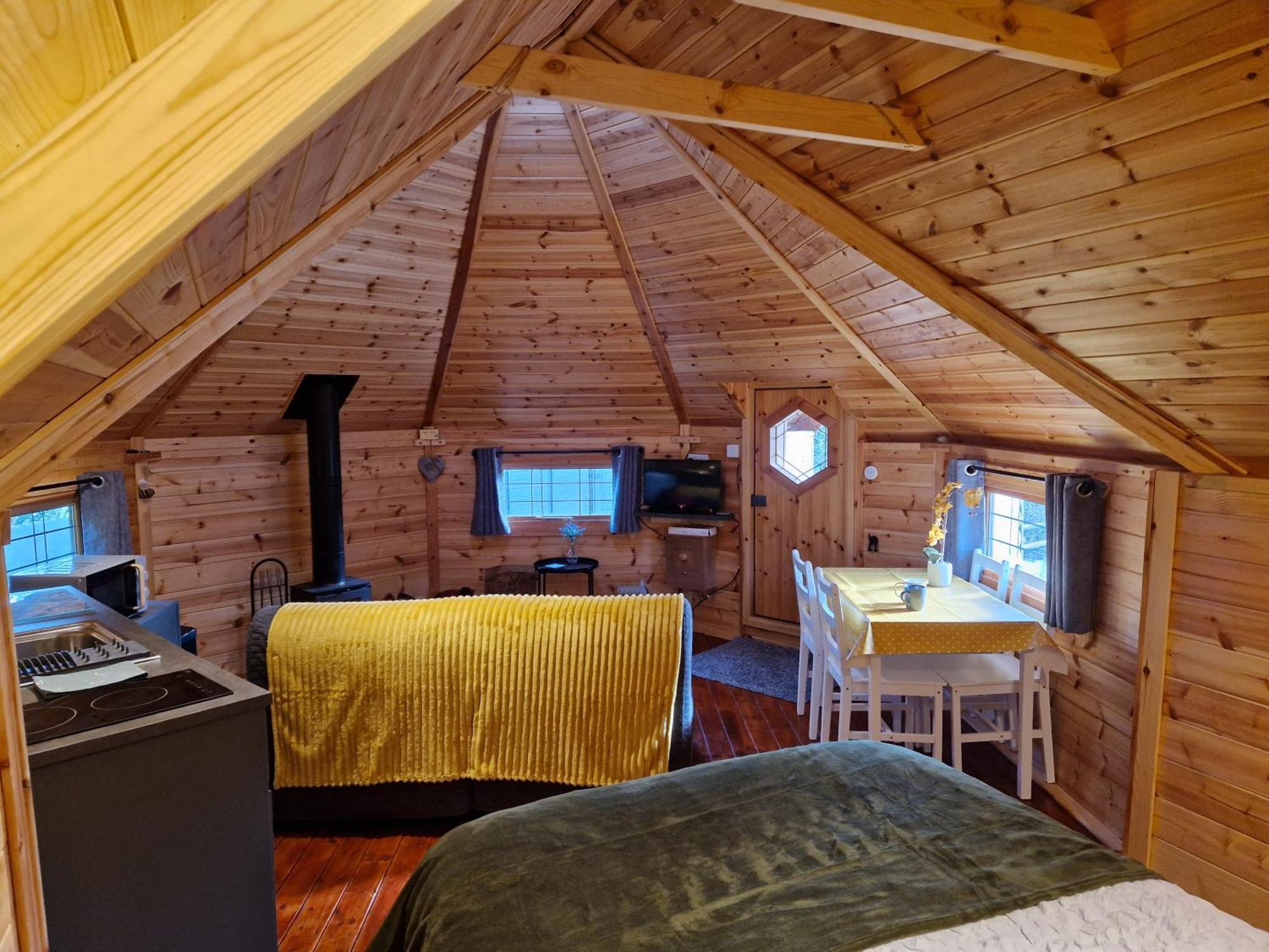 The Hive - Unique Log Cabin With Wood Burning Stove Ludchurch Екстер'єр фото